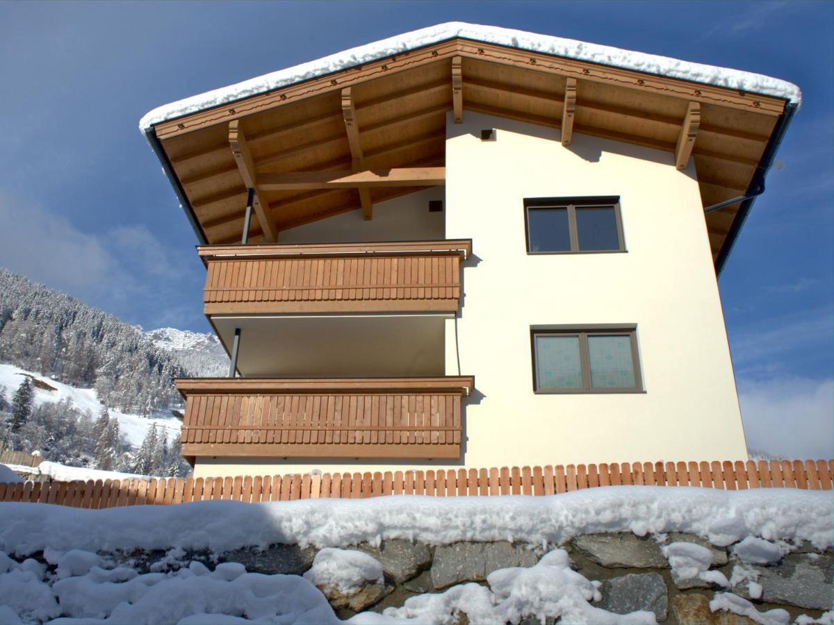 Berg' & Bluamen Appartements Stubai Neustift im Stubaital Exterior photo