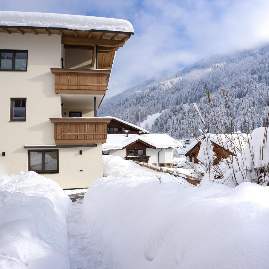 Berg' & Bluamen Appartements Stubai Neustift im Stubaital Exterior photo